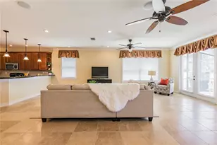 13920 Clubhouse Dr, Tampa, FL 33618 - Photo 8