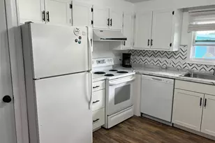 576 Queen Palm St, Largo, FL 33778 - Photo 4