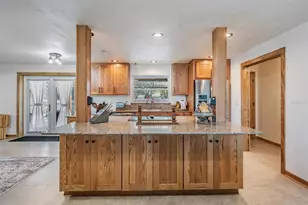 2405 Summerlin Dr, Clearwater, FL 33764 - Photo 8