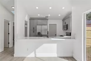 9478 Forest Hills Cir, Tampa, FL 33612 - Photo 18