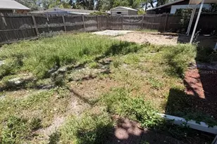 11102 28th St, Tampa, FL 33612 - Photo 16
