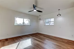 8722 Elmwood Ln, Tampa, FL 33615 - Photo 12