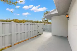 1371 Pine Ridge Cir E, Tarpon Springs, FL 34688 - Photo 4
