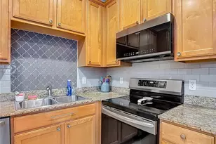 2426 Middleton Grove Dr, Brandon, FL 33511 - Photo 6