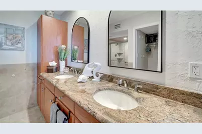 1125 W Peppertree Drive #705, Sarasota, FL 34242 - Photo 20