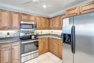 1125 W Peppertree Dr, Sarasota, FL 34242 - Photo 10