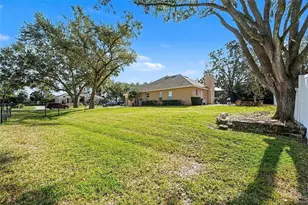 5685 Lake Victoria Dr, Lakeland, FL 33813 - Photo 4