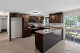 17220 Estes Rd, Lutz, FL 33548 - Photo 4