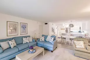 1055 W Peppertree Dr, Sarasota, FL 34242 - Photo 6