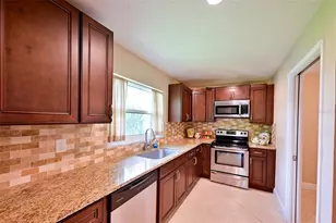 1614 Stafford Ln, Sarasota, FL 34232 - Photo 4
