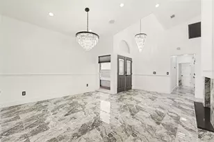 905 Clearcreek Dr, Tampa, FL 33613 - Photo 10