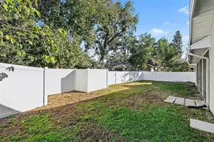 905 Clearcreek Dr, Tampa, FL 33613 - Photo 32