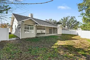 905 Clearcreek Dr, Tampa, FL 33613 - Photo 30