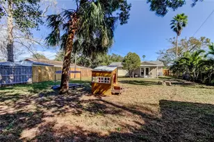 5525 Pine Cir NE, Saint Petersburg, FL 33703 - Photo 28