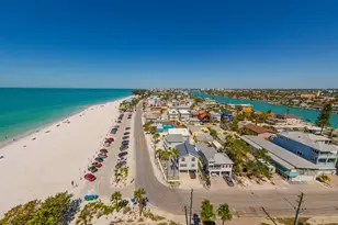 7650 Bayshore Dr, Treasure Island, FL 33706 - Photo 32