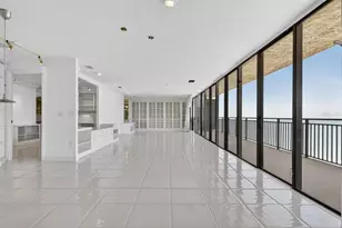 7650 Bayshore Dr, Treasure Island, FL 33706 - Photo 8