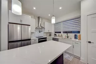 323 15th St N, Saint Petersburg, FL 33705 - Photo 22