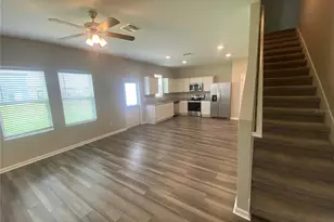 35123 White Water Lily Wy, Zephyrhills, FL 33541 - Photo 4
