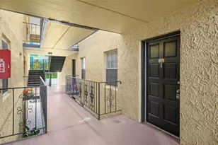 108 Alameda Ct, Tampa, FL 33609 - Photo 4