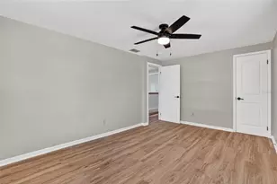 8244 125th St, Seminole, FL 33772 - Photo 16
