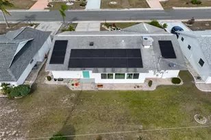 1520 Danbury Dr, Sun City Center, FL 33573 - Photo 2