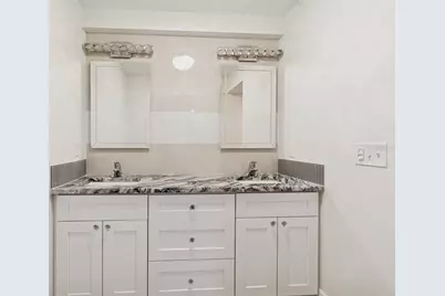 9628 Davis Road, Tampa, FL 33637 - Photo 14