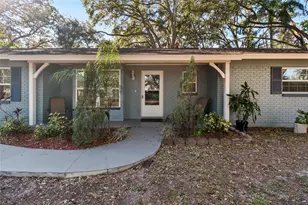 9628 Davis Rd, Tampa, FL 33637 - Photo 2