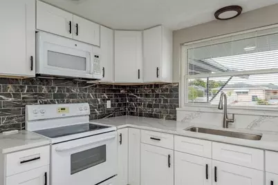 10521 Oak Hill Drive, Port Richey, FL 34668 - Photo 16