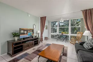 14130 Rosemary Ln, Largo, FL 33774 - Photo 8