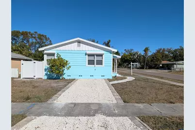 2411 45th Street S, Saint Petersburg, FL 33711 - Photo 4