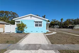 2411 45th St S, Saint Petersburg, FL 33711 - Photo 4