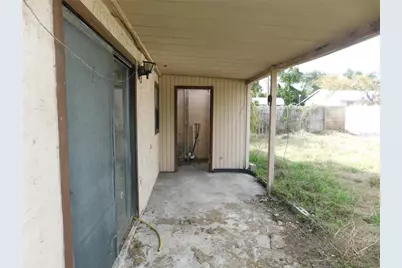 2002 E Okaloosa Avenue, Tampa, FL 33604 - Photo 2