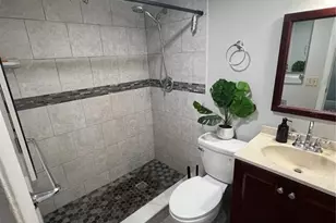 5961 N Falls Cir Dr, Lauderhill, FL 33319 - Photo 10