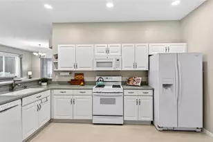 1737 Sassafras Dr, Wesley Chapel, FL 33543 - Photo 12