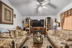 1125 40th St S, Saint Petersburg, FL 33711 - Photo 8