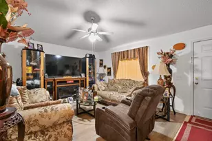1125 40th St S, Saint Petersburg, FL 33711 - Photo 12