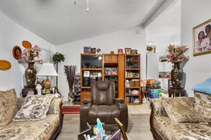 1125 40th St S, Saint Petersburg, FL 33711 - Photo 22