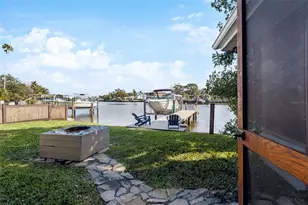 292 Sunlit Cove Dr NE, Saint Petersburg, FL 33702 - Photo 14