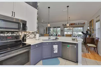 711 Camellia Green Drive, Sun City Center, FL 33573 - Photo 10