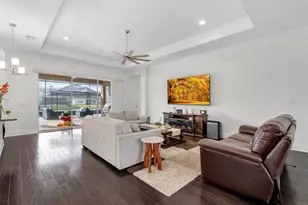 31176 Chesapeake Bay Dr, Wesley Chapel, FL 33543 - Photo 10