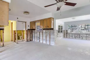 16105 1st St E, Redington Beach, FL 33708 - Photo 10