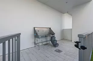 301 1st St S, Saint Petersburg, FL 33701 - Photo 10