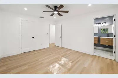 8807 Overlook Drive, Wesley Chapel, FL 33545 - Photo 10