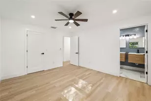 8807 Overlook Dr, Wesley Chapel, FL 33545 - Photo 10