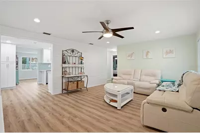 921 Deville Drive E, Largo, FL 33771 - Photo 2