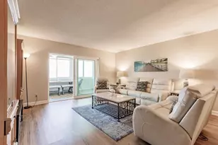 1125 W Peppertree Dr, Sarasota, FL 34242 - Photo 2