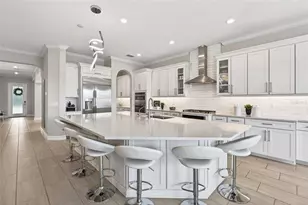 18215 Leafmore St, Lutz, FL 33548 - Photo 4