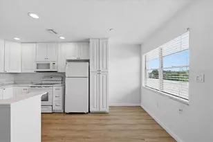 1001 77th Ave N, Saint Petersburg, FL 33702 - Photo 8