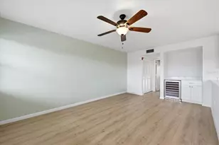 1001 77th Ave N, Saint Petersburg, FL 33702 - Photo 4