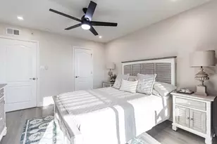 1125 W Peppertree Dr, Sarasota, FL 34242 - Photo 22